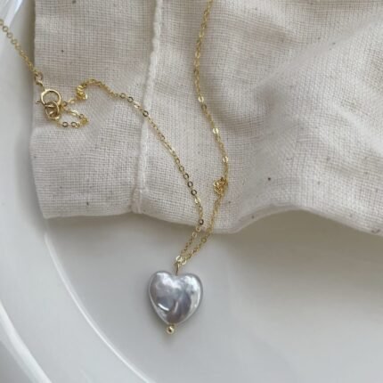049 Love heart-shaped Baroque natural pearl necklace (Chain lengt: 42cm)