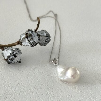 626 Double ring with simulated diamond and large Baroque natural pearls necklace (Chain lengt: 38-45cm with free buckle)