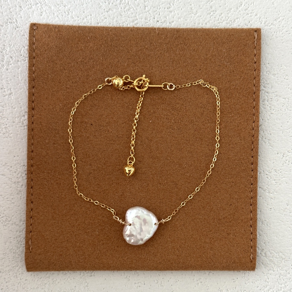 636-Small-love-heart-natural-pearl-bracelet-1