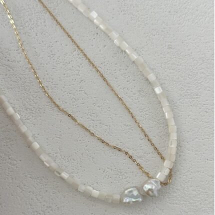 652 Double-layer shell and natural pearl necklace (Chain lengt: 40+5cm)
